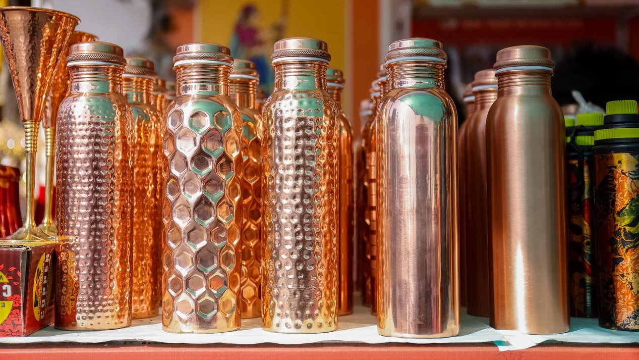 Benefits of drinking water from copper bottle vessels [unveiling the health wonders]